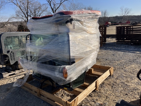 KUB 3840 TRACTOR CAB