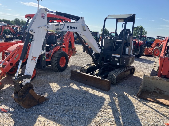 BOBCAT E32 EXCAVATOR