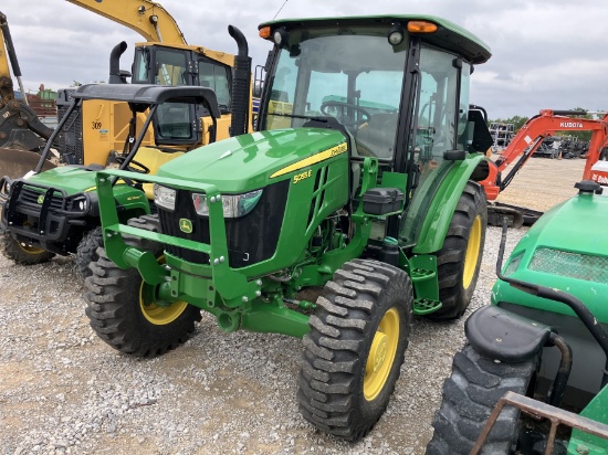 JOHN DEERE 5055E