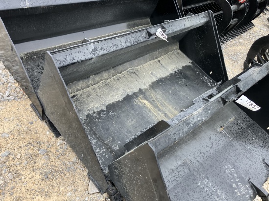 68" Q/A BUCKET W/ TEETH