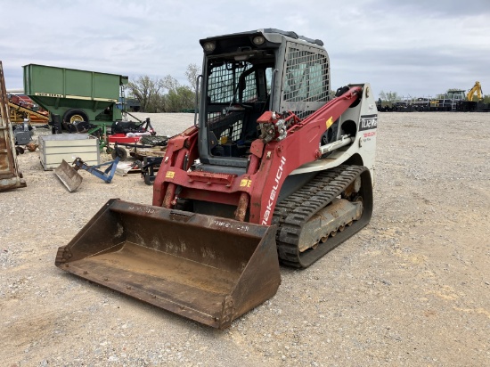 TAKEUCHI TL12R2 SKID STEER