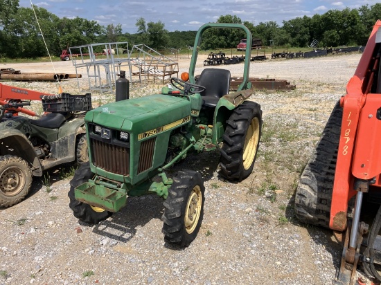 JD 750 4WD/2453HR/(SALVAGE)