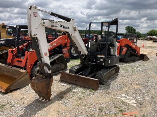 BOBCAT E32 EXCAVATOR