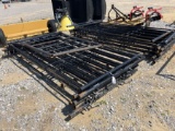 ROUND PEN (15) 10'PANELS (2) GATES