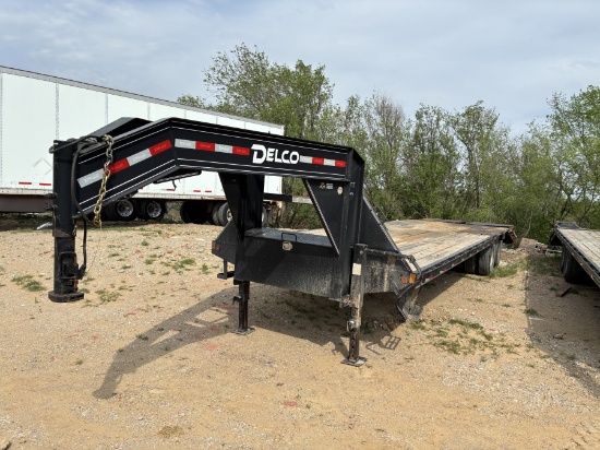 32' Delco Gooseneck Trailer