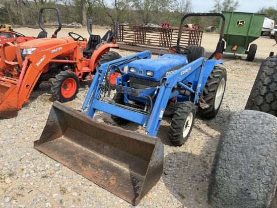 NH TC30 4WD/LDR/974HR/(SALVAGE)#401