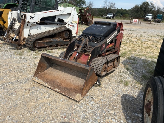 TORO WALK BEHIND SKID STEER (SALVAGE)
