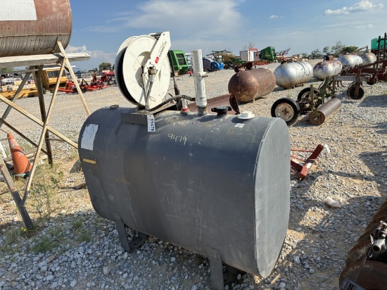 55 GAL OIL TANK W/HOSE