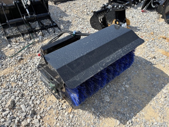 MINI SKID SWEEPER