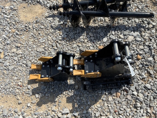 (2) MINI-X BUCKETS / (1) GRAPPLE