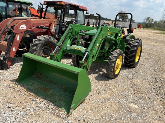 John Deere 5055e