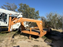 2010 FRIESSEN 25' GOOSENECK TRAILER