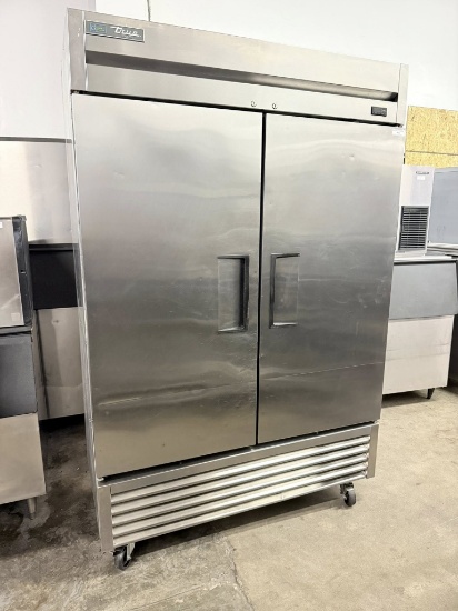 True 2 Door Digital Analog Freezer w/S.S Interior