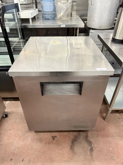 True 27” Single Door Worktop Refrigerator