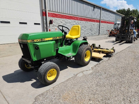 JOHN DEERE MODEL 400 2WD NON ROPS LAWN TRACTOR