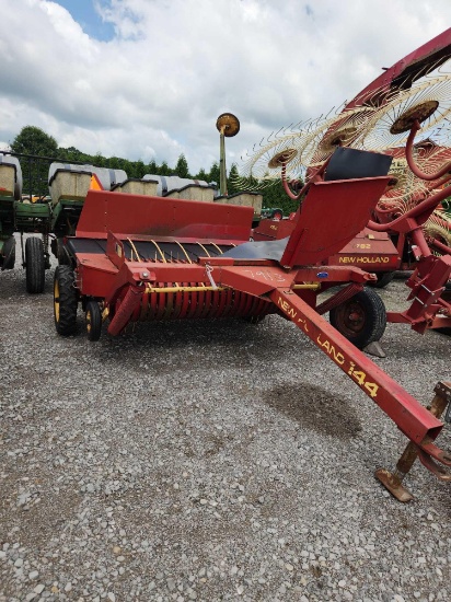 NEW HOLLAND MODEL 144 PULL HAY INVERTER SN#840390