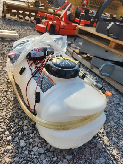 NORTH STAR 16 GALLON SPOT SPRAYER W/ ELECTRIC PUMP & HANDGUN (LIKE NEW)