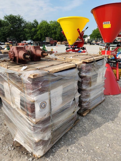 2 PALLET OF 33 GEARBOXES (33X=$)