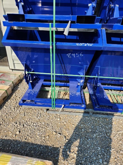 UNUSED GREATBEAR 40"X40" FORKLIFT SELF DUMPING HOPPER
