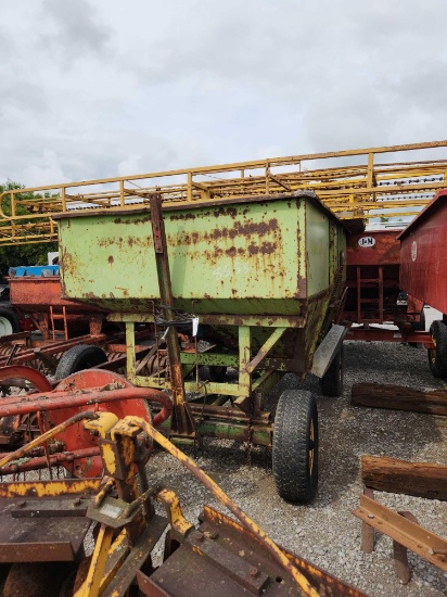PARKER 250 BUSHEL GRAVITY BED W/ JOHN DEERE RUNNING GEAR