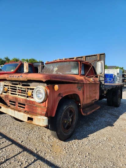 1967 DODGE MODEL 500 2 TON TRUCK W/ HEIL 8'X12' HYDRAULIC CYLINDER DUMP BED