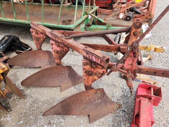 MASSEY FERGUSON MODEL 43 SPRING TRIP 14" PLOW SN#019310