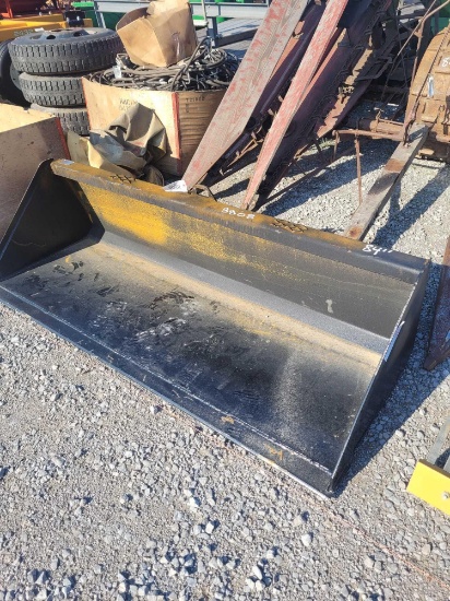 UNUSED AMERICA INDUSTRIAS MODEL 84 SKID STEER 84" LOW PROFILE BUCKET W/ CUTTING EDGE