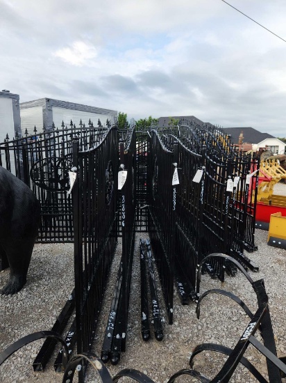 78"LX16'W POWDER COATED ENTRY GATE W/ TREE CUT OUT W/ POST