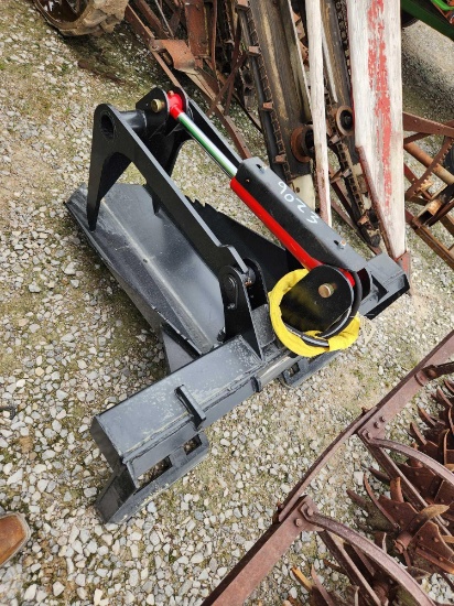 UNUSED MID STATE SKID STEER STUMP BUCKET W// HYDRAULIC GRAPPLE W/ HOSES & FITTINGS