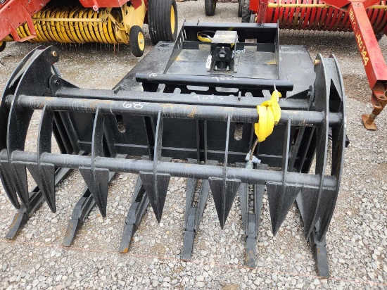 UNUSED MID STATE SKID STEER 68" EXTREME DUTY HYDRAULIC STACKING GRAPPLE W/ HOSES & FITTINGS