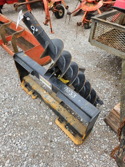 UNUSED MID STATE SKID STEER HYDRAULIC POST HOLE DIGGER W/ 9" AUGER W/ HOSE & FITTINGS