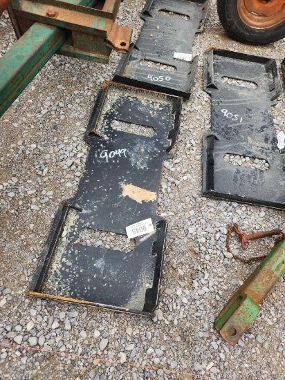 UNUSED MID STATE SKID STEER FLAT WELD ON ADAPTER PLATE