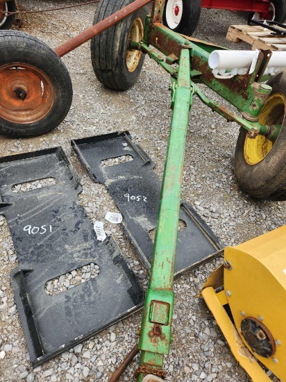 UNUSED MID STATE SKID STEER FLAT WELD ON ADAPTER PLATE