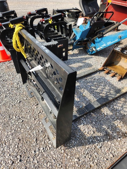 UNUSED MID STATE SKID STEER 48" HYDRAULIC SLIDE 4KLBS PALLET FORKS W/ HOSE AND FITTINGS