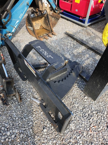 UNUSED MID STATE SKID STEER HYDRAULIC TREE/BRUSH SHEER W/ CYLINDER