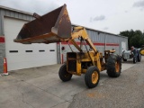 MASSEY FERUGSON INDUSTRIAL MODEL 40 NON ROPS TRACTOR W/ LOADER, 6' BUCKET, LOADER VALVE