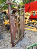 UNIVERSAL CATTLE HEAD GATE