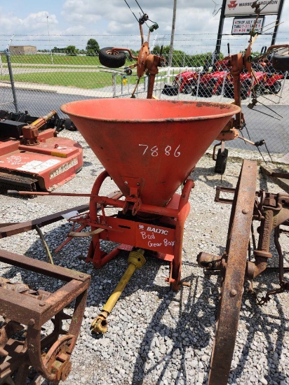 BALTIC 3PT 700LBS PTO SPREADER (FROZE UP, AS IS)