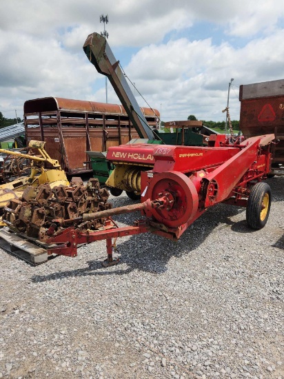 NEW HOLLAND MODEL 273 SQUARE BALER W/ BALE CHUTE SN#357489