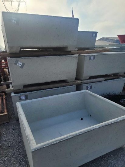 4' X 5' WATER TROUGH DEEP 150 GALLON W/ WATER FILL HOLE
