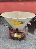 TRU-FLOW MODEL 500 3PT PTO 700LBS SPREADER
