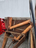 PULL PTO FEED CART W/ FRONT UNLOADING AUGER