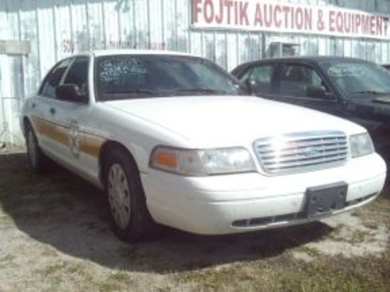 2011 FORD CROWN VICTORIA, TAN AND WHITE, V#2707, W/T