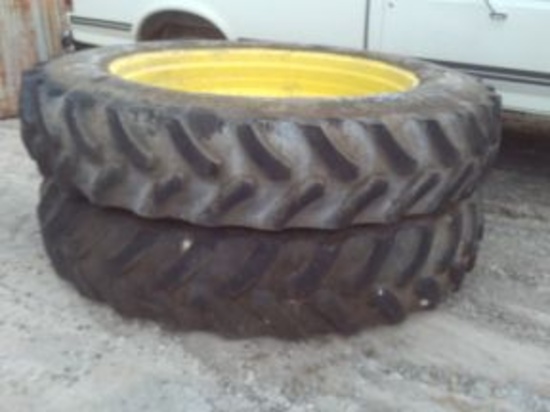 SET OF IF380-105/R50 TRACTOR TIRES WITH RIMS