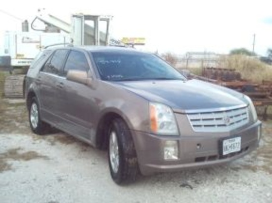 2006 CADILLAC SRX, V6, TAN, VIN#6585, WITH TITLE (NEEDS TIMING CHAIN)
