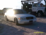 2009 FORD CROWN VICTORIA, WHITE, VIN#4996 (DROVE IN) WITH TITLE