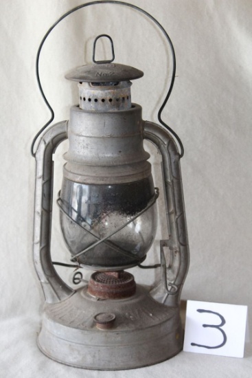 Vintage Dietz No2 D-Lite Lantern With Dietz D-Lite Globe