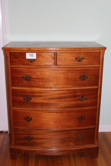 Beautuiful Vintage Chest Of Drawers