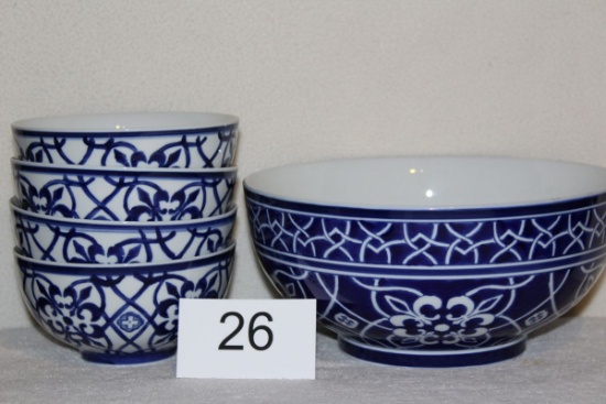 Nice Porcelain Matching Bowls