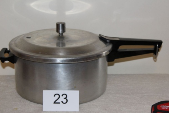 Mirro-Matic 6 Qt Pressure Cooker
